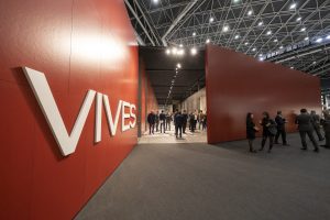 VIVES PRIMER PREMIO STANDS CEVISAMA