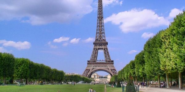 paris-988112_1920